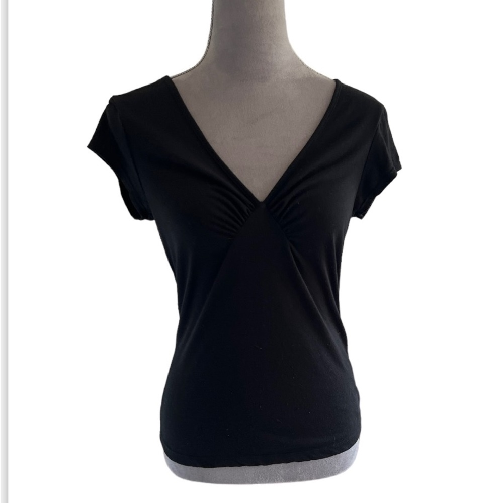 No Boundaries black v neck tee. Size XL juniors